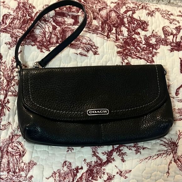 Coach Black Leather large  Wristlet - Picture 1 of 4